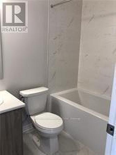 910 - 585 Colborne Street E, Brantford, ON - Indoor Photo Showing Bathroom