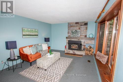14399 6Th Concession, Uxbridge, ON - Indoor Photo Showing Living Room With Fireplace