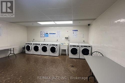 #602 -3621 Lakeshore Blvd W, Toronto, ON - Indoor Photo Showing Laundry Room