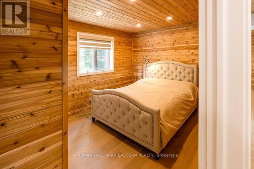15 Oakridge Dr, North Kawartha, ON - Indoor Photo Showing Bedroom