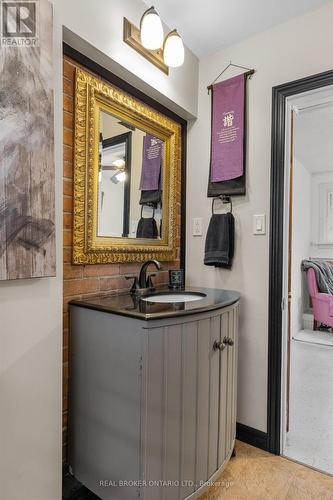 87 Mcmurray St, Bracebridge, ON - Indoor Photo Showing Bathroom