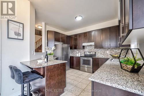 12 Henry Bauer Ave, Markham, ON - Indoor Photo Showing Kitchen With Upgraded Kitchen
