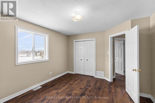 28 Ritchie Crescent, Springwater, ON - Indoor Photo Showing Other Room