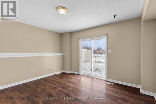 28 Ritchie Crescent, Springwater, ON - Indoor Photo Showing Other Room
