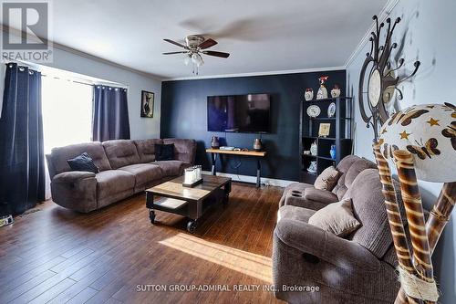 20 Wasaga Sands Drive, Wasaga Beach, ON - Indoor Photo Showing Living Room