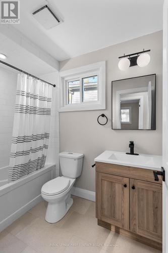 47 Mowat Crescent, Barrie, ON - Indoor Photo Showing Bathroom