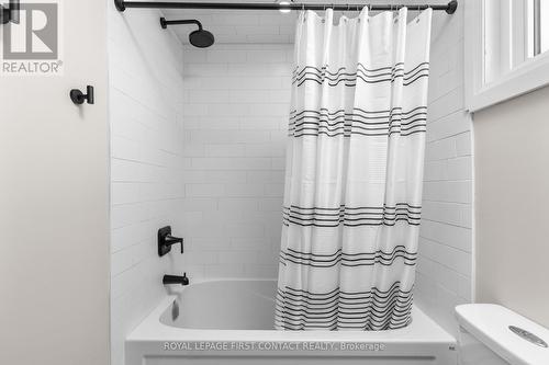 47 Mowat Crescent, Barrie, ON - Indoor Photo Showing Bathroom