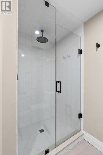 47 Mowat Cres, Barrie, ON - Indoor Photo Showing Bathroom