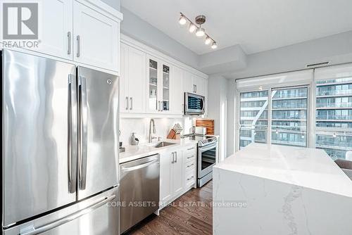 1503 - 33 Shore Breeze Drive, Toronto, ON - Indoor Photo Showing Kitchen With Upgraded Kitchen