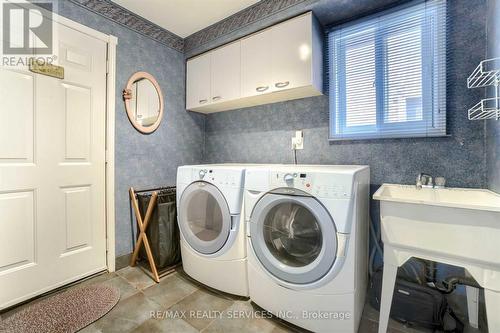 104 Lord Simcoe Dr, Brampton, ON - Indoor Photo Showing Laundry Room