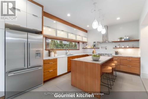 50 Greenfield Drive N, Toronto, ON - Indoor Photo Showing Kitchen