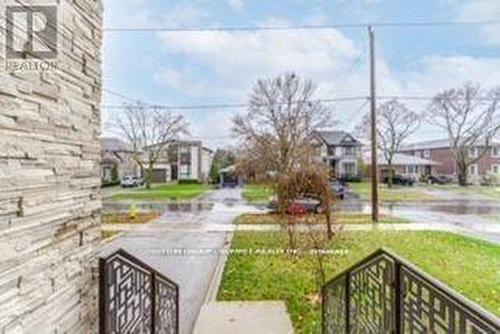 50 Greenfield Dr N, Toronto, ON - Outdoor