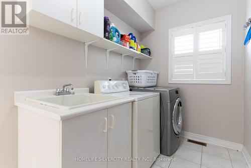3 Dragon Tree Crescent, Brampton, ON - Indoor Photo Showing Laundry Room