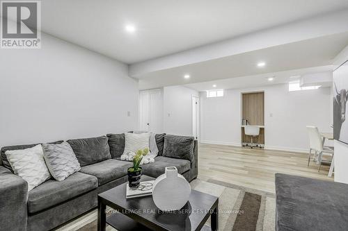 15 Branigan Cres, Halton Hills, ON - Indoor Photo Showing Living Room