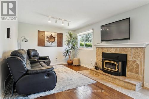 2543 Cavendish Dr, Burlington, ON - Indoor Photo Showing Living Room With Fireplace