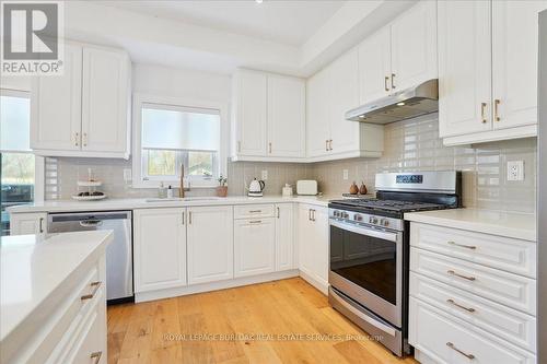 3 - 2071 Ghent Avenue, Burlington, ON - Indoor Photo Showing Kitchen With Upgraded Kitchen