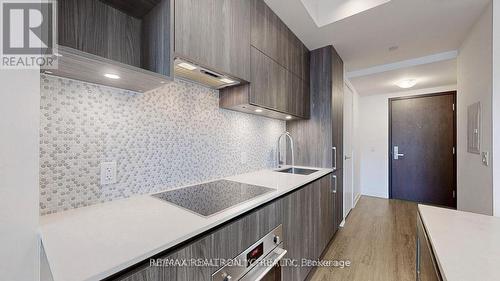 710 - 1 Yorkville Avenue, Toronto, ON - Indoor Photo Showing Kitchen With Upgraded Kitchen