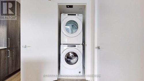 #710 -1 Yorkville Ave, Toronto, ON - Indoor Photo Showing Laundry Room