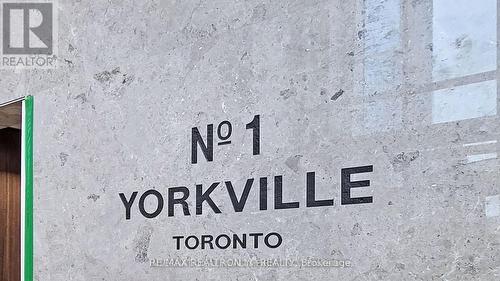 #710 -1 Yorkville Ave, Toronto, ON - Outdoor