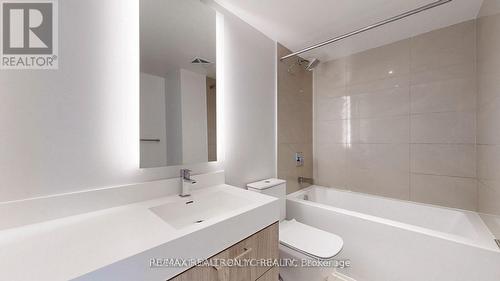 #710 -1 Yorkville Ave, Toronto, ON - Indoor Photo Showing Bathroom