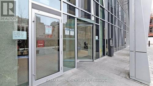 #710 -1 Yorkville Ave, Toronto, ON -  With Exterior