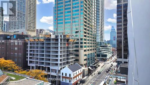 #710 -1 Yorkville Ave, Toronto, ON - Outdoor With Facade