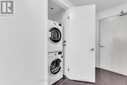 #4010 -115 Blue Jays Way E, Toronto, ON - Indoor Photo Showing Laundry Room