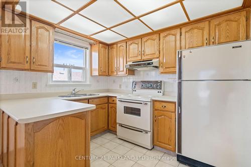 73 Darnborough Way, Toronto, ON - Indoor Photo Showing Kitchen With Double Sink