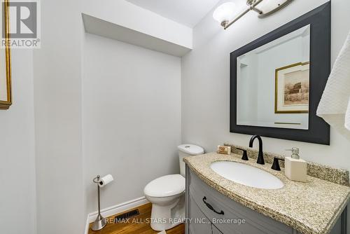 30 Robert Hunter Cres, East Gwillimbury, ON - Indoor Photo Showing Bathroom