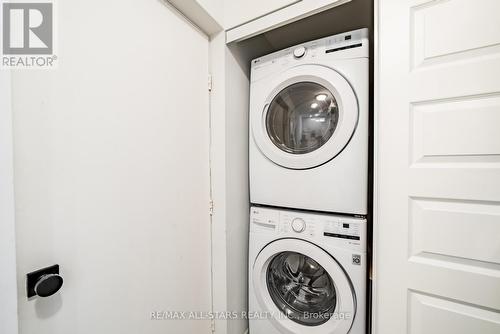 30 Robert Hunter Cres, East Gwillimbury, ON - Indoor Photo Showing Laundry Room