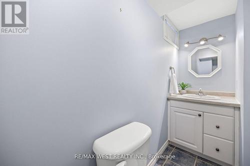 146 8Th Avenue, New Tecumseth, ON - Indoor Photo Showing Bathroom