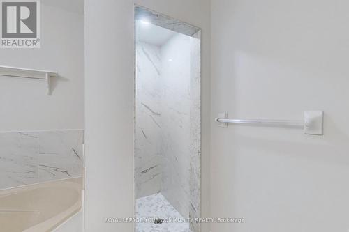 167 Kimono Cres, Richmond Hill, ON - Indoor Photo Showing Bathroom