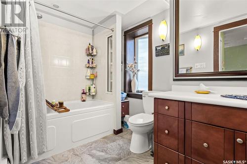 2802 Victoria Avenue, Regina, SK - Indoor Photo Showing Bathroom