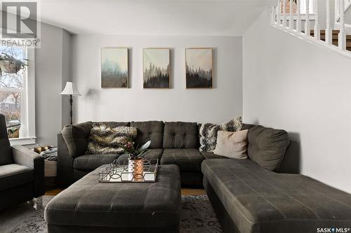 2802 Victoria Avenue, Regina, SK - Indoor Photo Showing Living Room