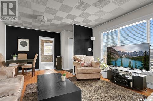 2665 Argyle Street, Regina, SK - Indoor Photo Showing Living Room