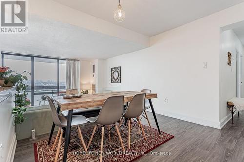 #1008 -177 Linus Rd, Toronto, ON - Indoor Photo Showing Dining Room