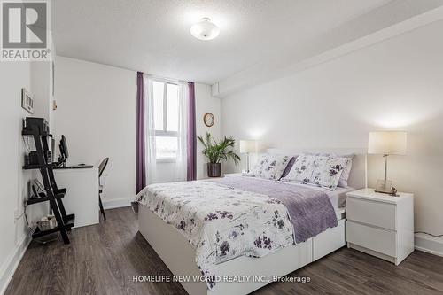 #1008 -177 Linus Rd, Toronto, ON - Indoor Photo Showing Bedroom