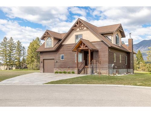 33 - 640 Upper Lakeview Road, Invermere, BC - Outdoor With Facade