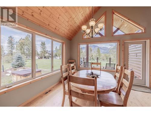 640 Upper Lakeview Road Unit# 33, Invermere, BC - Indoor Photo Showing Dining Room