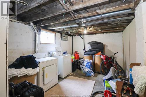 1174 Howard, Windsor, ON - Indoor Photo Showing Laundry Room