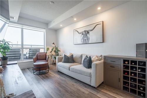 5230 Dundas Street|Unit #A326, Burlington, ON - Indoor Photo Showing Living Room