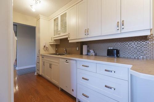 75 Queen Street N|Unit #506, Hamilton, ON - Indoor Photo Showing Kitchen With Double Sink