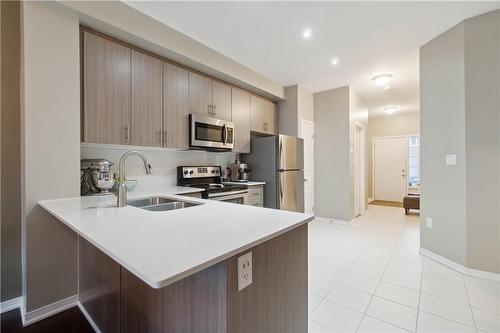 5084 Alyssa Drive|Unit #5, Beamsville, ON - Indoor Photo Showing Kitchen With Stainless Steel Kitchen With Double Sink With Upgraded Kitchen