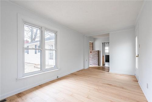 5 Grand Avenue, Grimsby, ON - Indoor Photo Showing Other Room