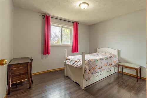 1047 Yankee Line, Ennismore Township, ON - Indoor Photo Showing Bedroom