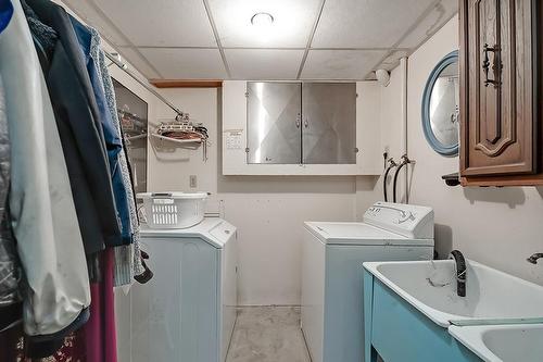10 Margaret Street, Waterdown, ON - Indoor Photo Showing Laundry Room