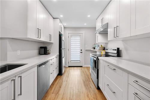 307 Weir Street N, Hamilton, ON - Indoor Photo Showing Kitchen With Upgraded Kitchen