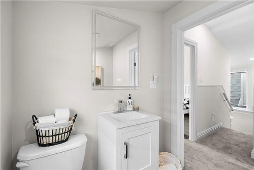 307 Weir Street N, Hamilton, ON - Indoor Photo Showing Bathroom
