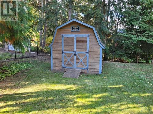 2207 Lakeview Drive, Blind Bay, BC - Outdoor
