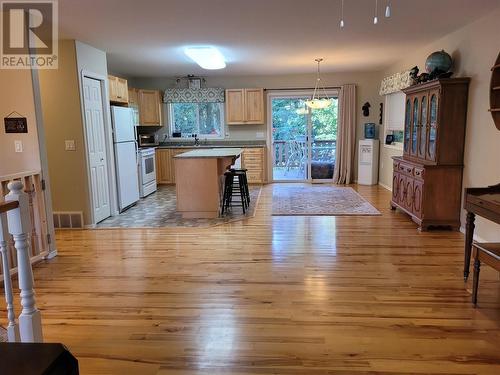 2207 Lakeview Drive, Blind Bay, BC - Indoor
